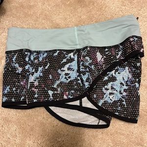 Lululemon speed shorts; size 4; blue/black design